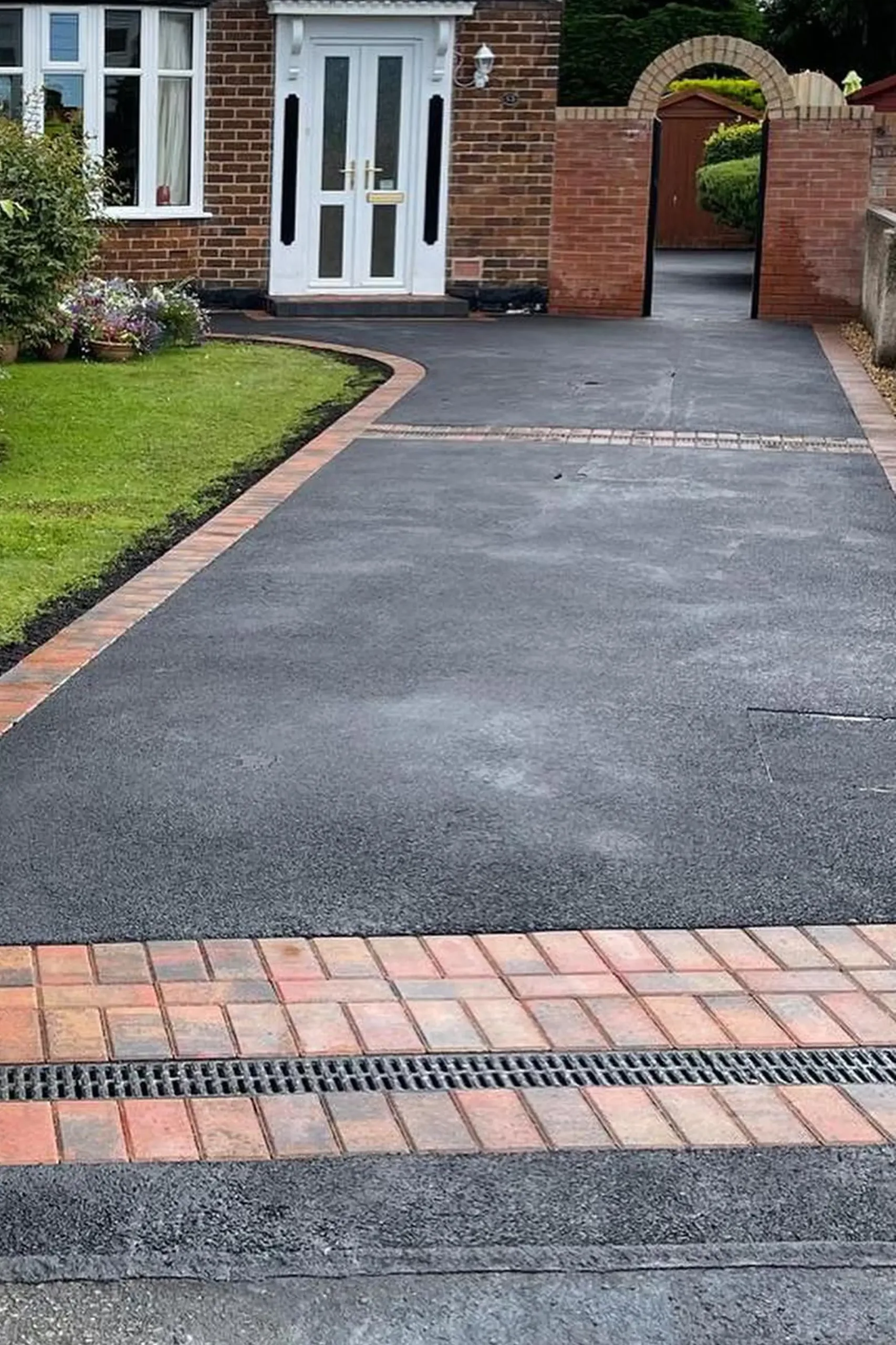 Tarmac Driveways 7 Porcelain Patios, Resin Bound Driveways, Shingles Driveways, Block Paving Driveways, Fencing and Decking, Brickworks, Artificial Grass, Victorian Pathways, Tarmac Driveways, Clay Paving, Natural Stone, Local Patio installers, Local driveway installers company, Local fencing installers company, Fencing Contractors, Porcelain patio Contractors, Indian sandstone Contractors, Artificial Grass Contractors, Gardens contractors, Landscaping, Driveway Construction, Home Improvement, Outdoor Design, London Landscape Services, Surrey Construction, Kent Driveways, Residential Landscapers, Professional Paving, Garden Transformation